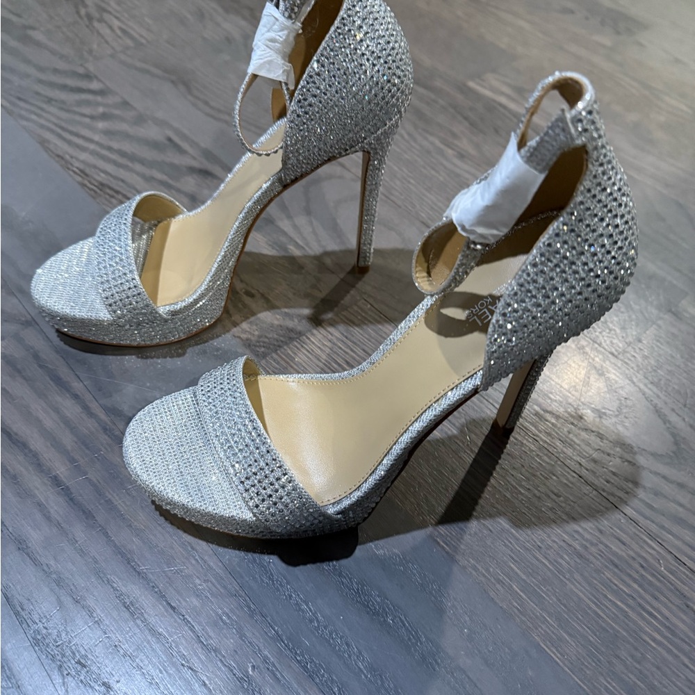 Women’s Michael Kors Shoes. BRAND NEW. NEVER WORN. Size 7.5.
